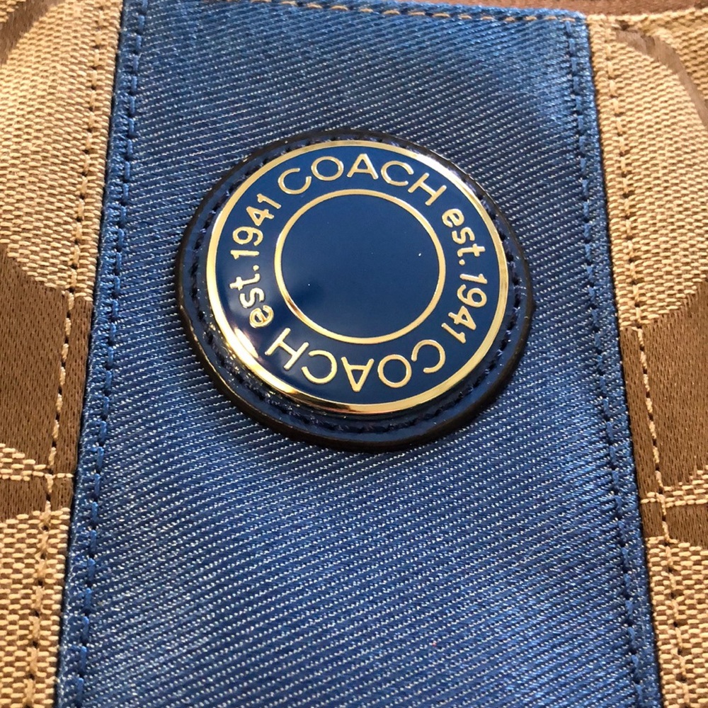 Coach hobo bag w/cornflower blue trim - Picture 2 of 5